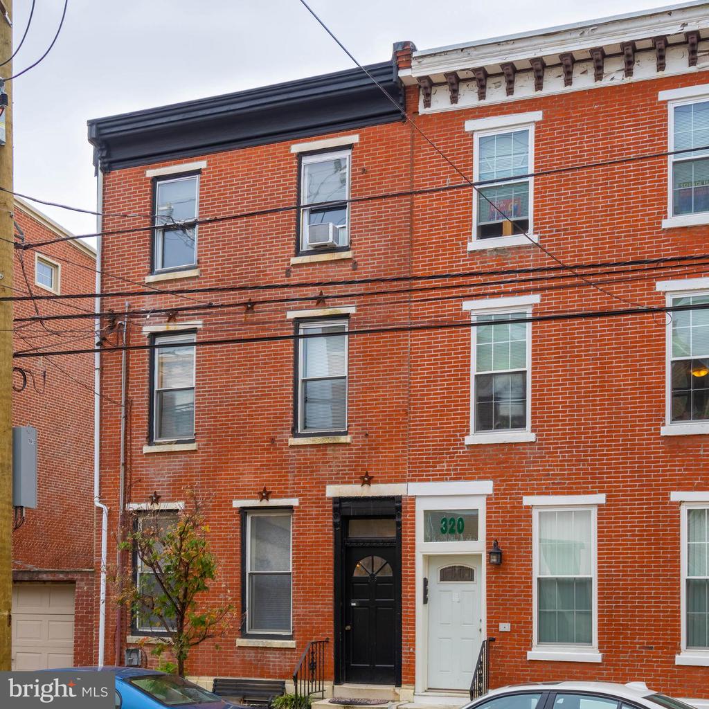 318 DICKINSON STREET 2