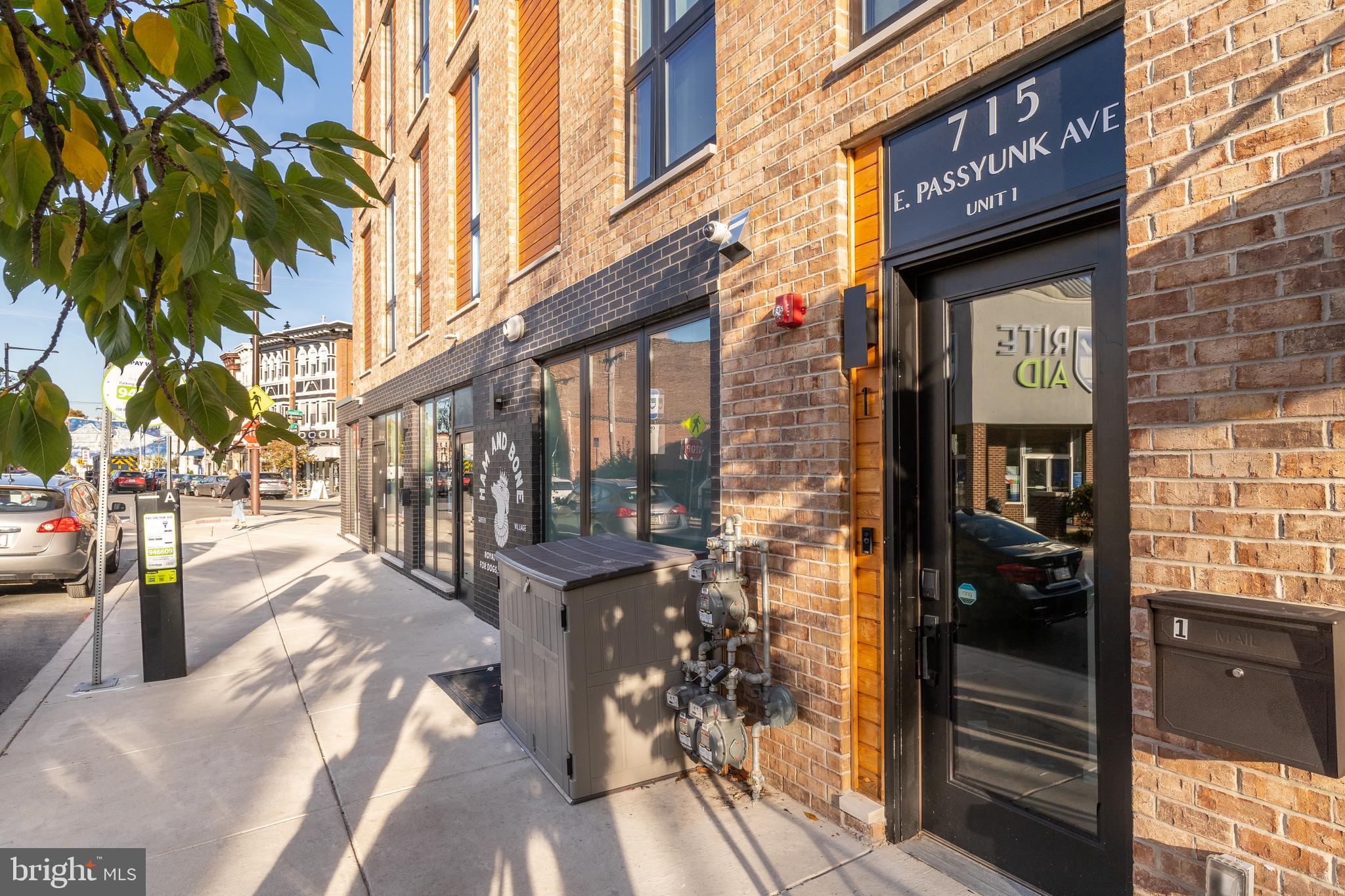 715 E PASSYUNK AVENUE 17