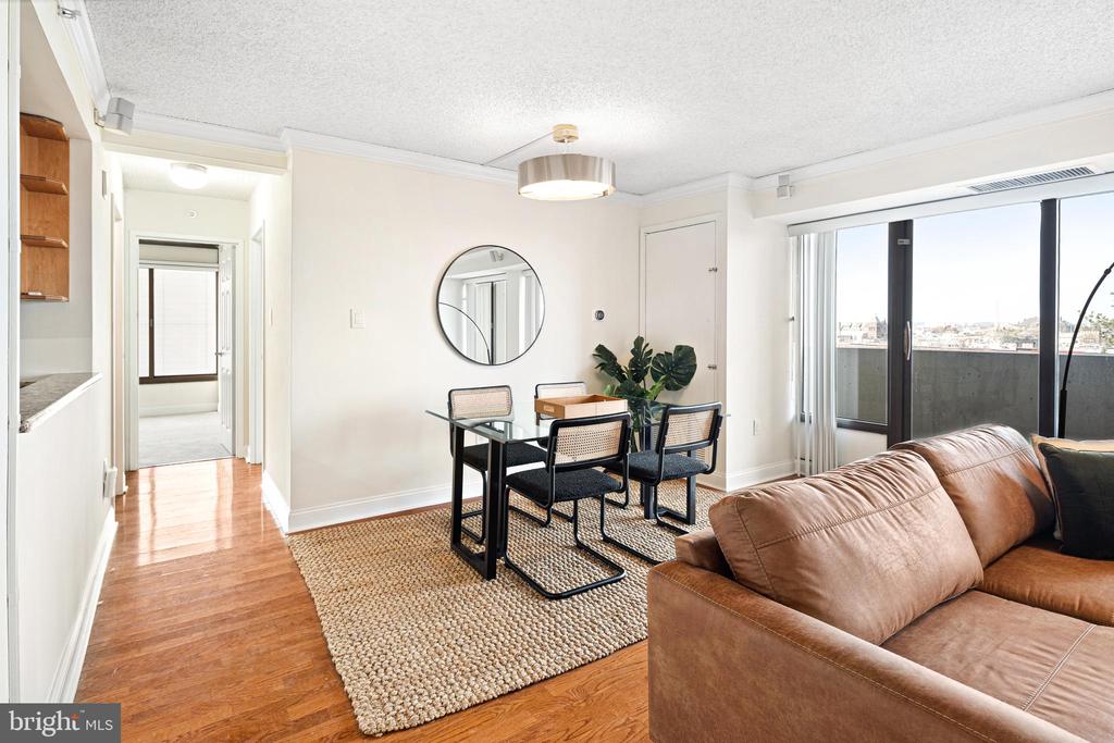 2001 HAMILTON STREET 929