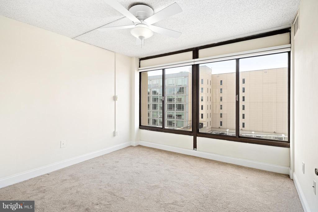 2001 HAMILTON STREET 929