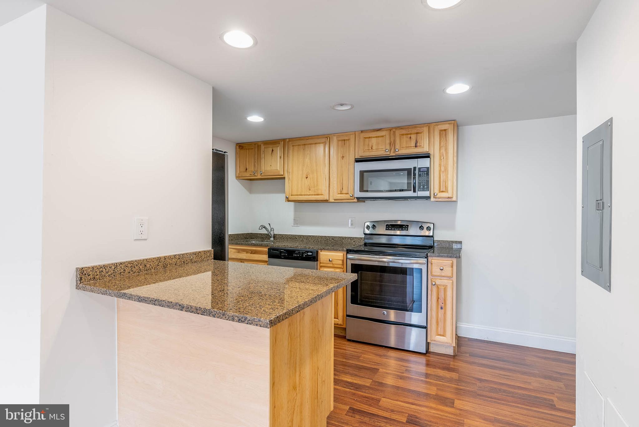 200 LOMBARD STREET 10 507