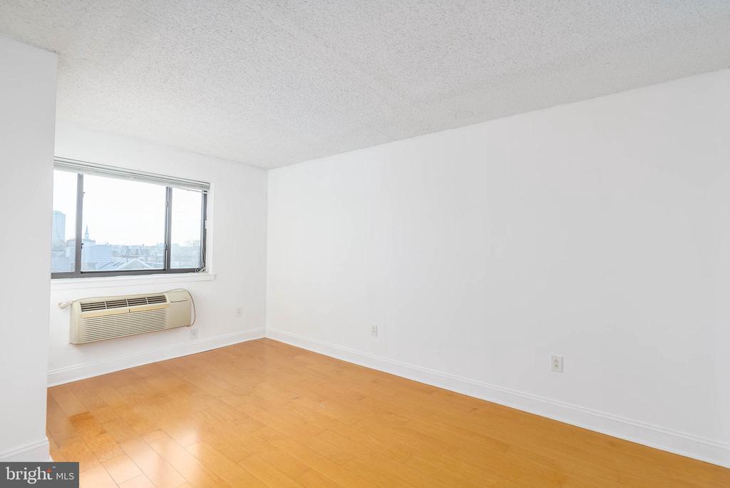 200 LOMBARD STREET 10 734