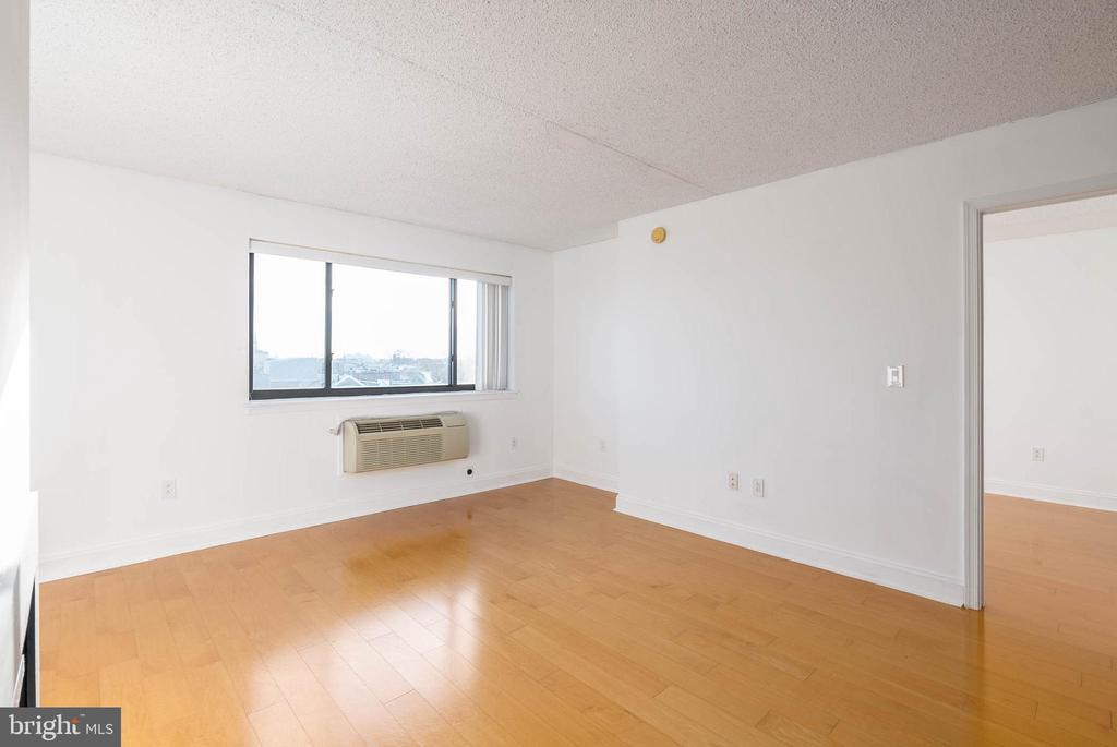 200 LOMBARD STREET 10 734