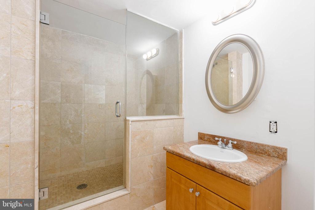 200 LOMBARD STREET 10 734