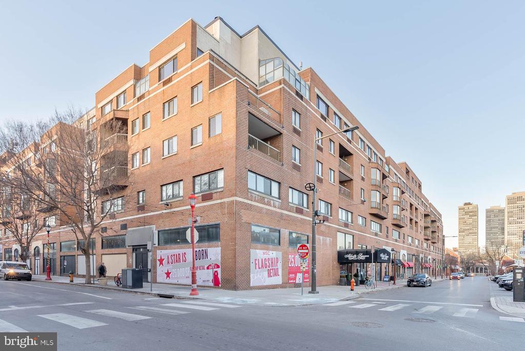 200 LOMBARD STREET 10 734
