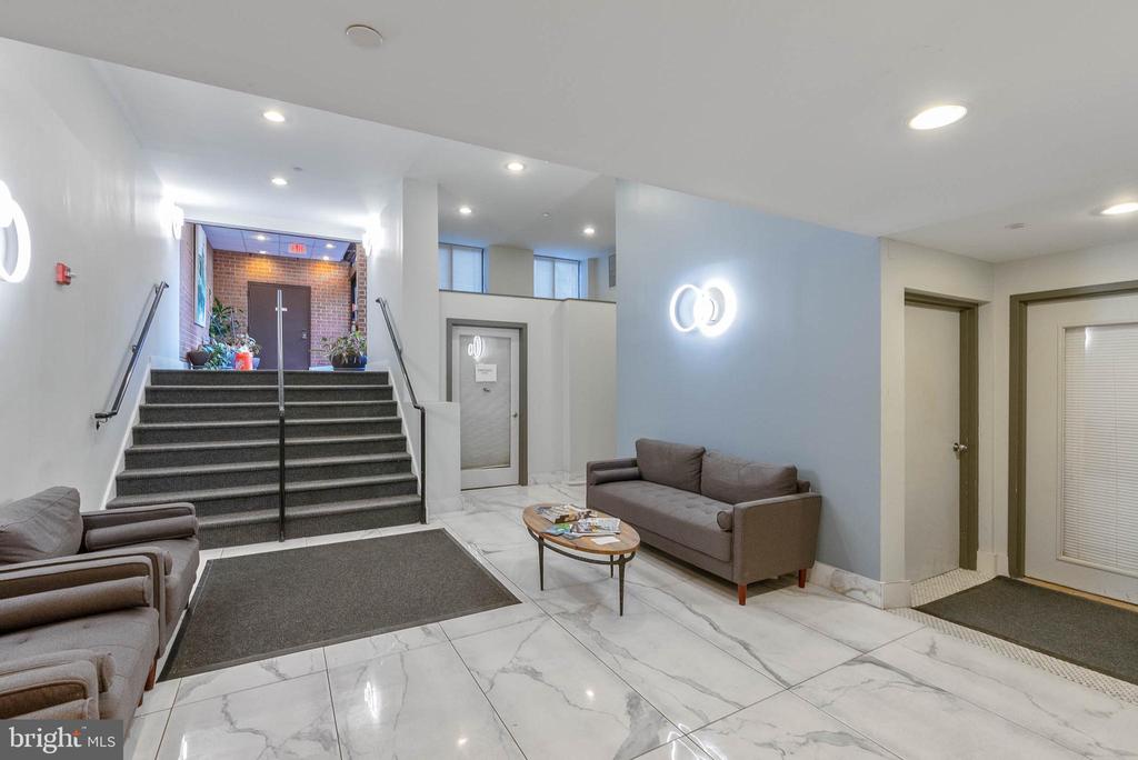 200 LOMBARD STREET 10 734