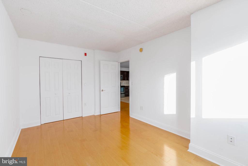 200 LOMBARD STREET 10 734