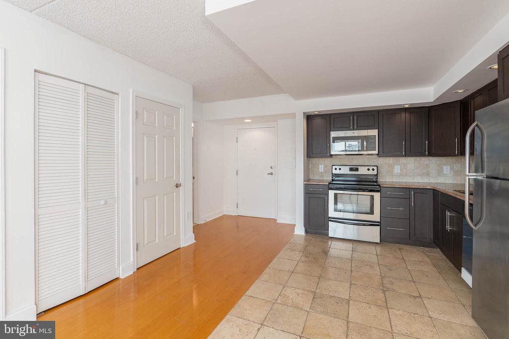 200 LOMBARD STREET 10 734