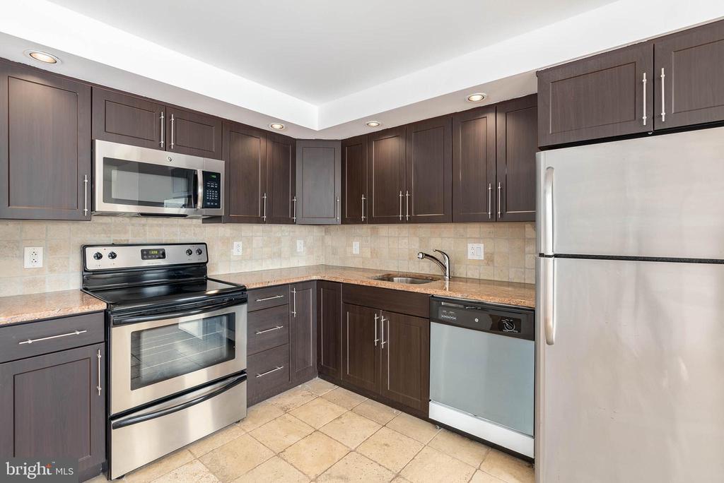 200 LOMBARD STREET 10 734
