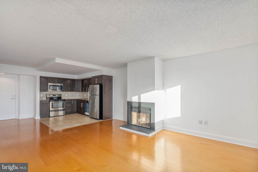200 LOMBARD STREET 10 734