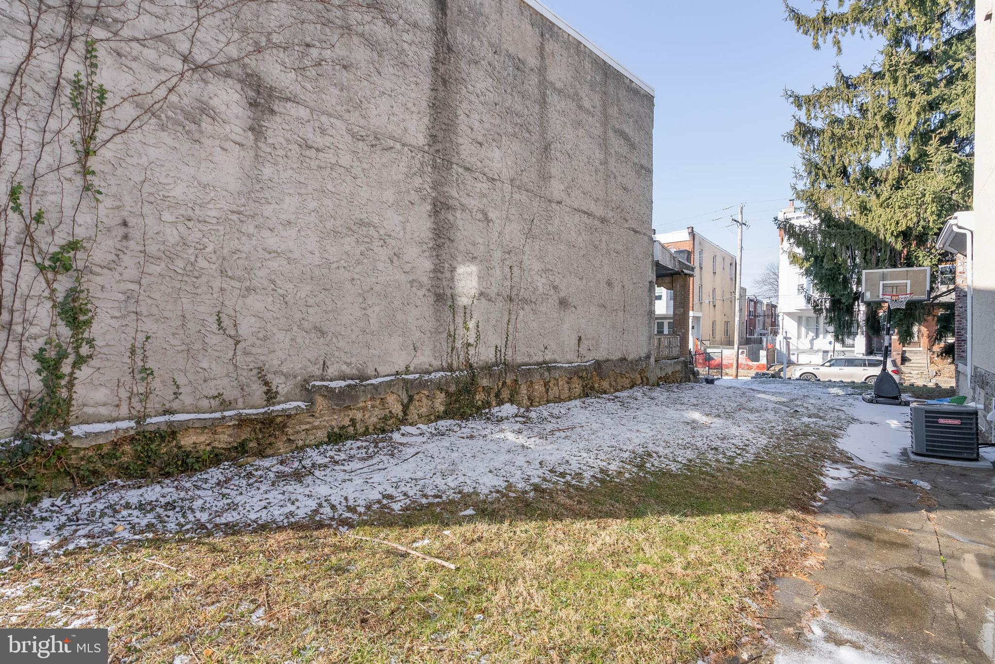 609 & 610 E LOCUST AVENUE