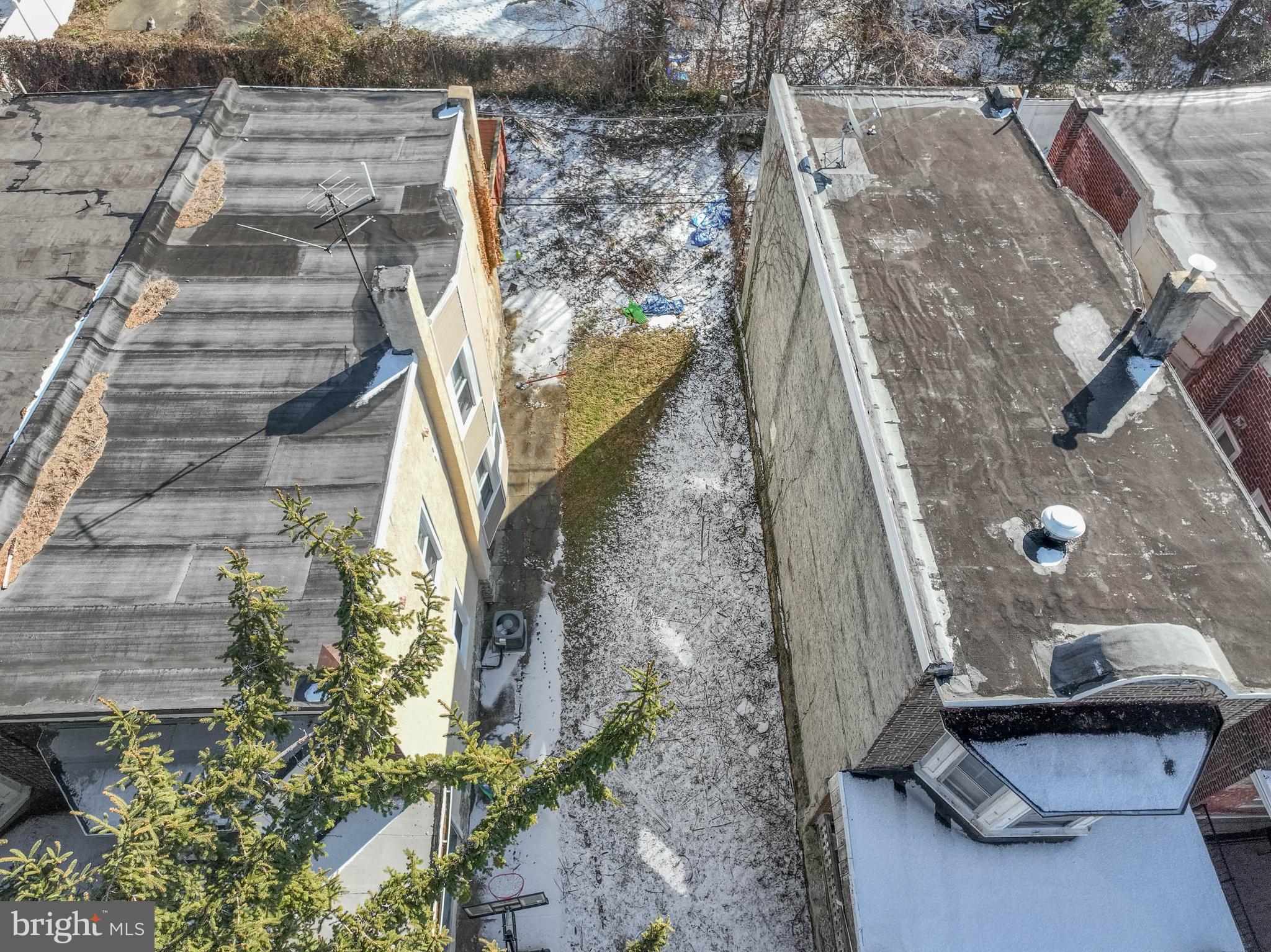 609 & 610 E LOCUST AVENUE