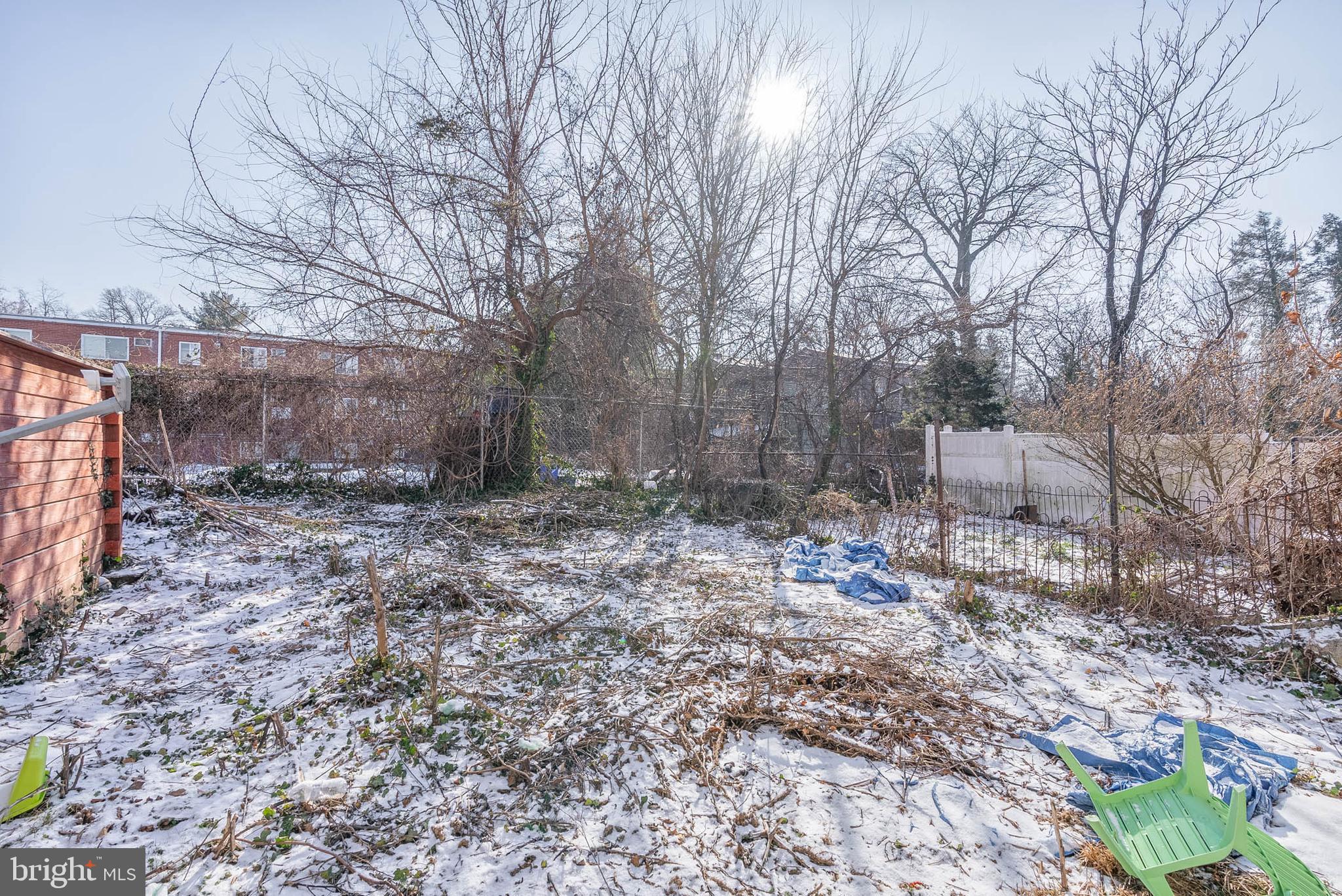 609 & 610 E LOCUST AVENUE
