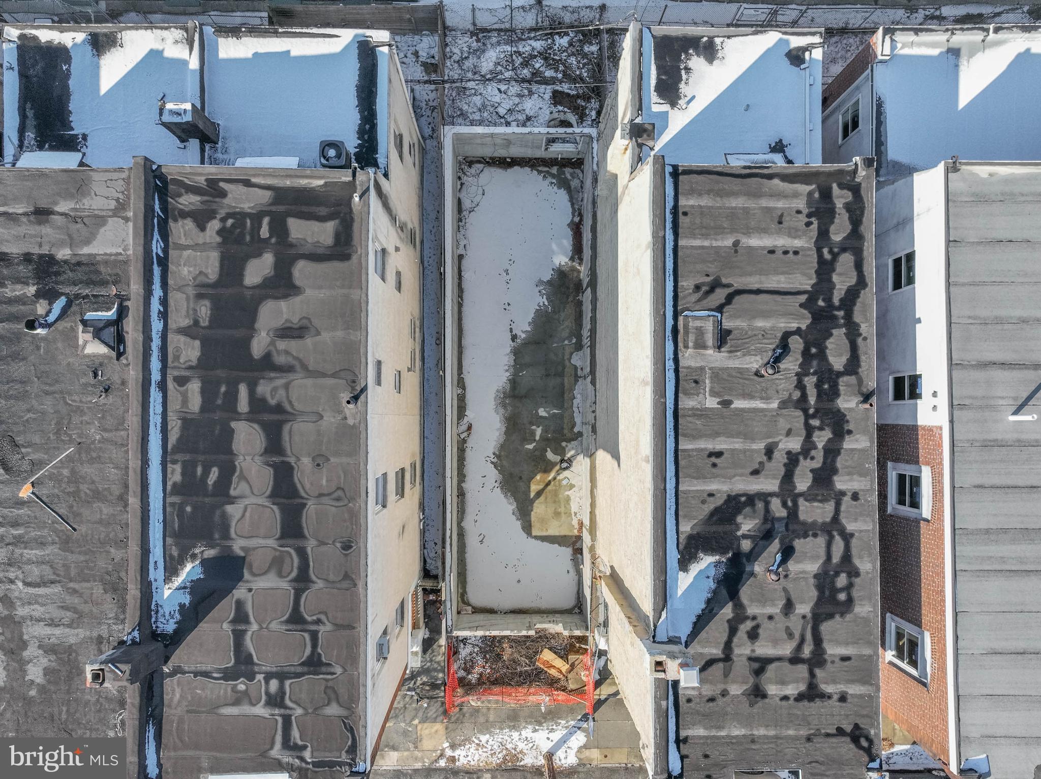 609 & 610 E LOCUST AVENUE