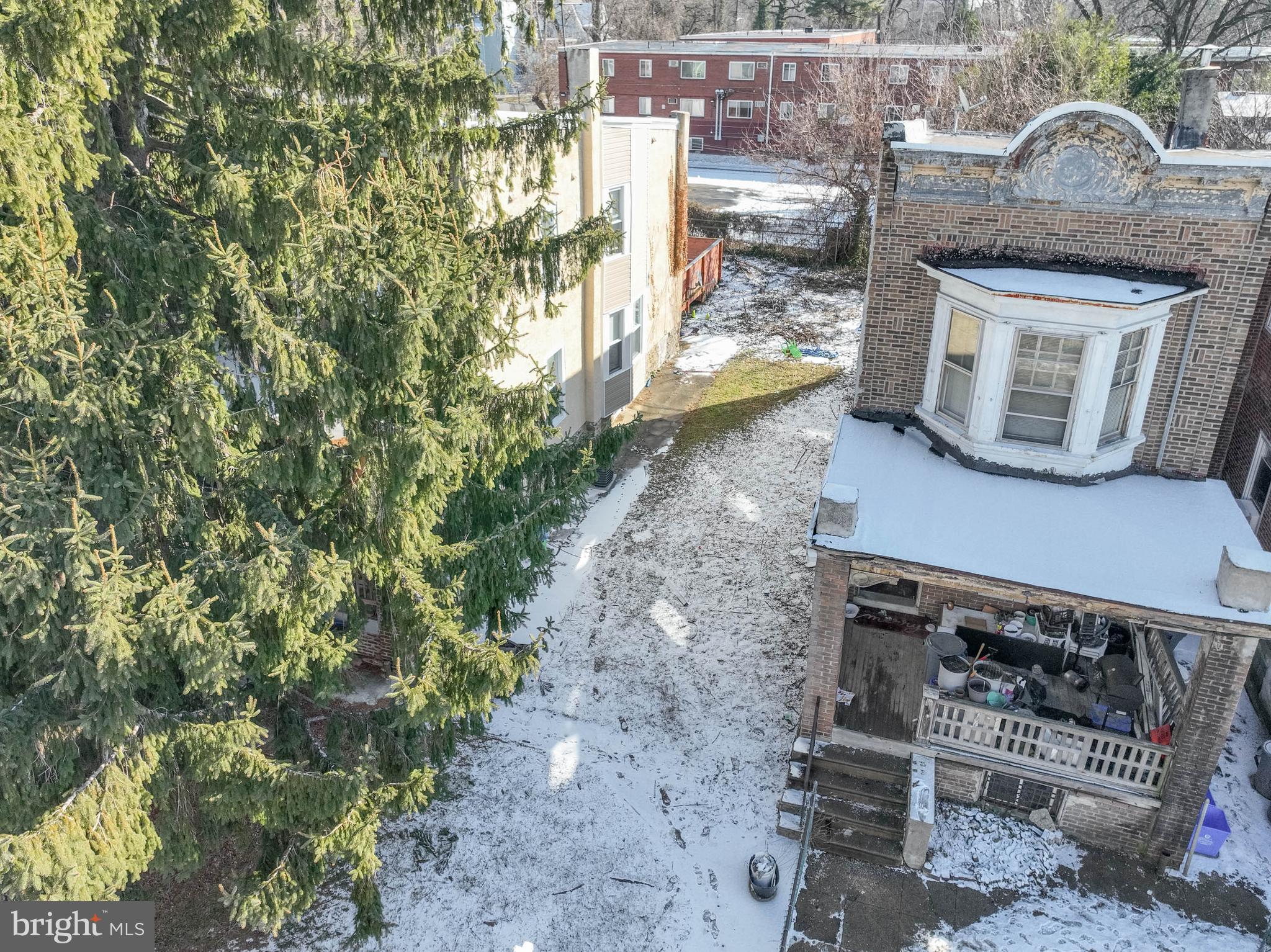 609 & 610 E LOCUST AVENUE