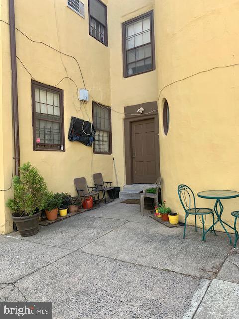 923 SPRUCE STREET 3RD FLR