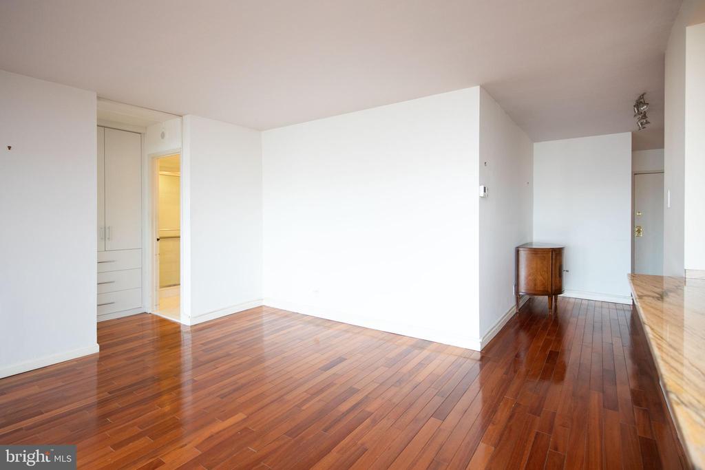 2401 PENNSYLVANIA AVENUE 10C50