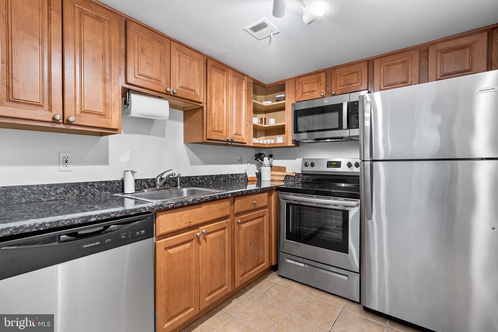 1903 SPRUCE STREET 1B