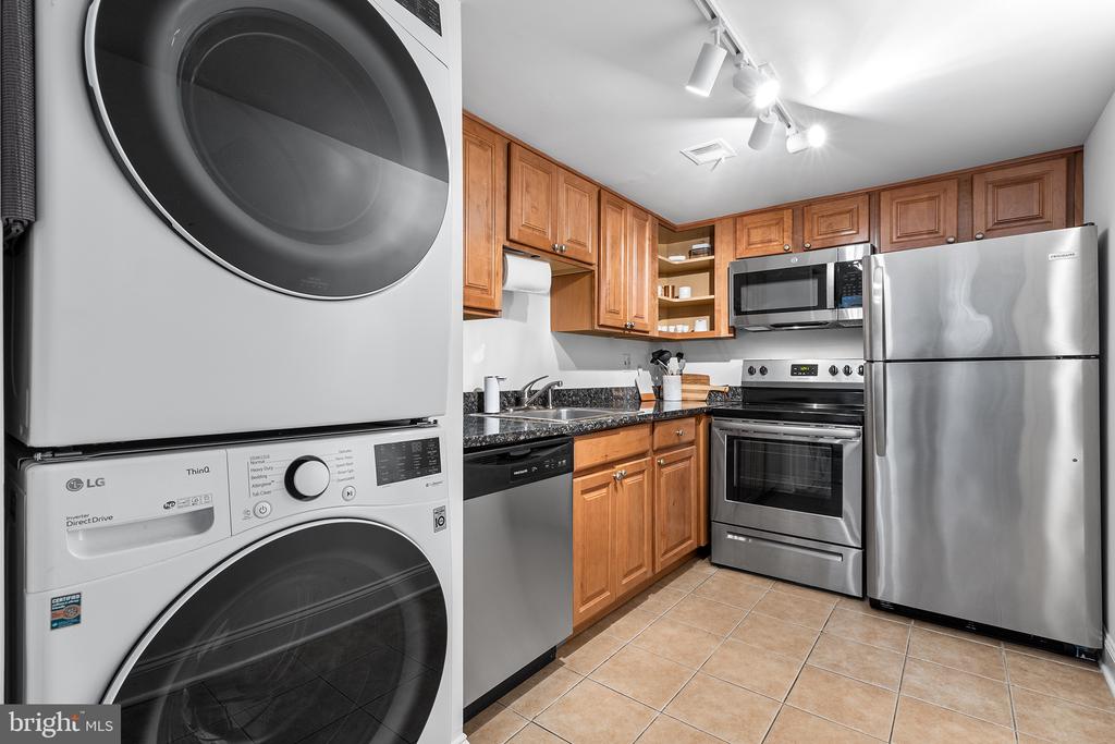 1903 SPRUCE STREET 1B