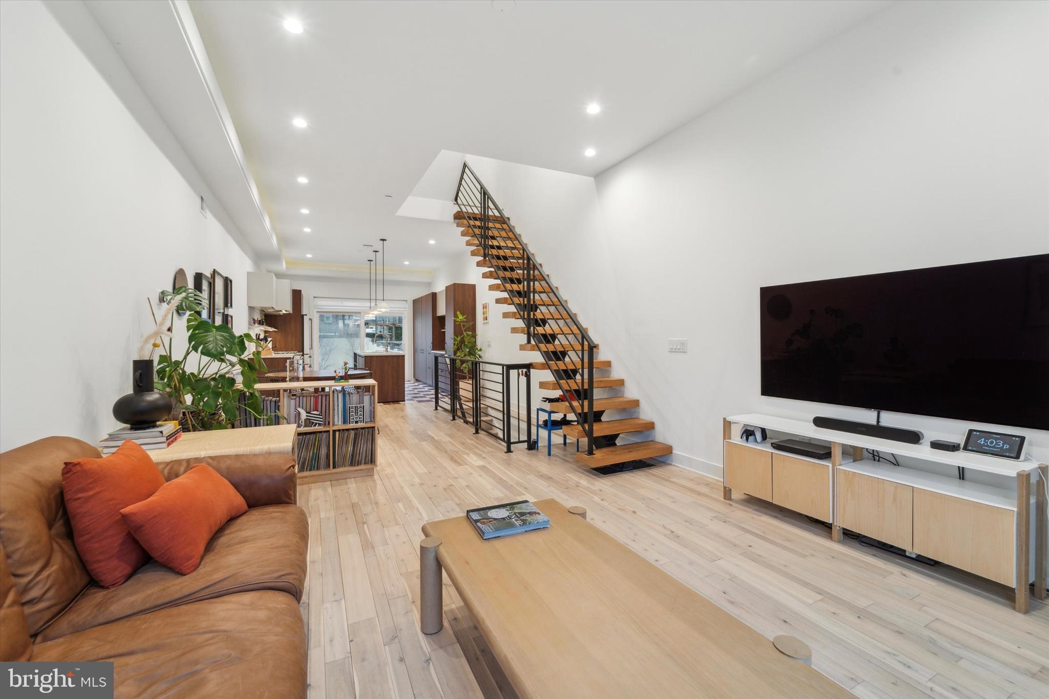 1126 E MONTGOMERY AVENUE