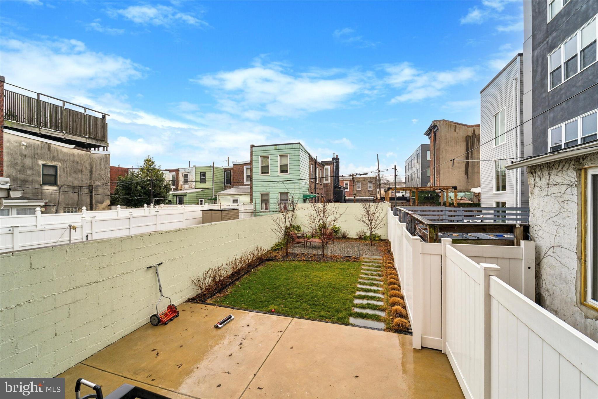 1126 E MONTGOMERY AVENUE