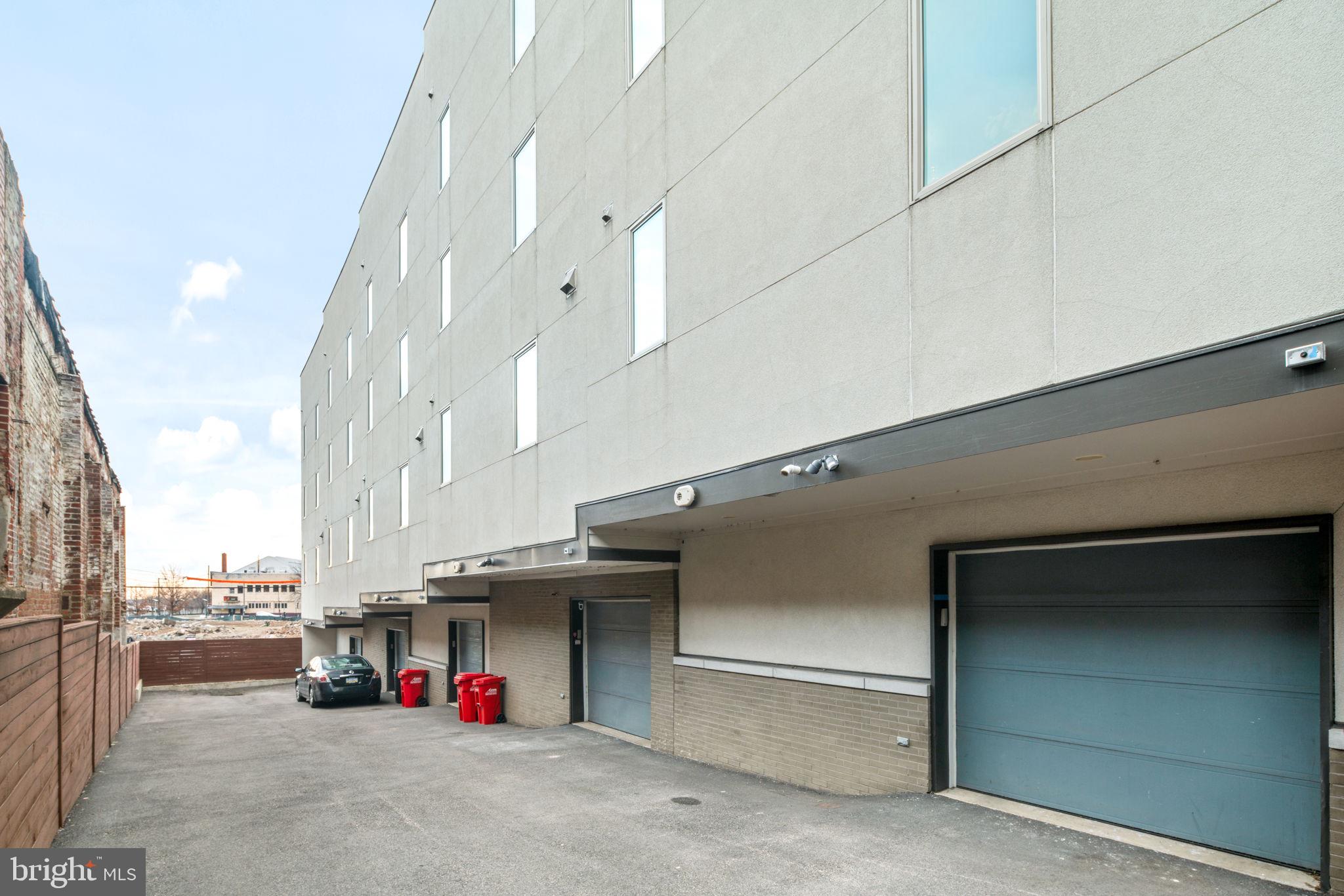 933 N FRONT STREET 37 3