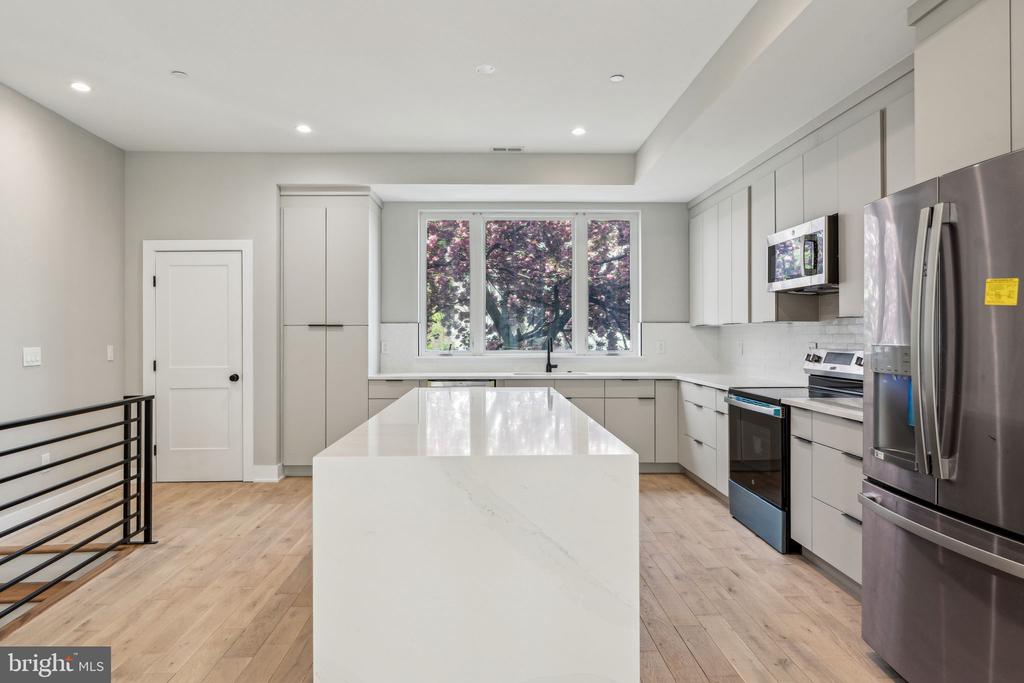 332 CARSON STREET