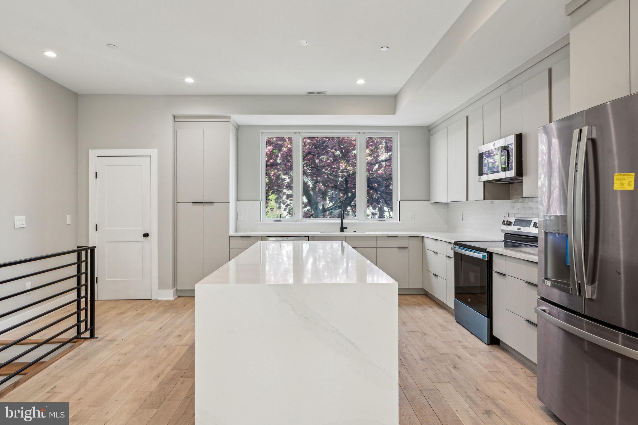 332 CARSON STREET