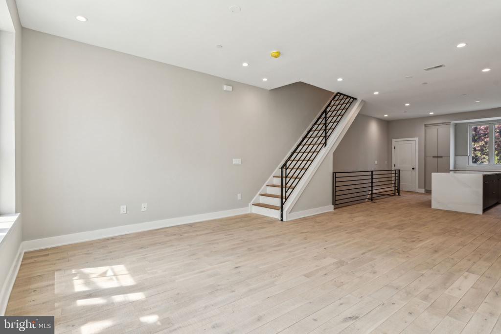 332 CARSON STREET
