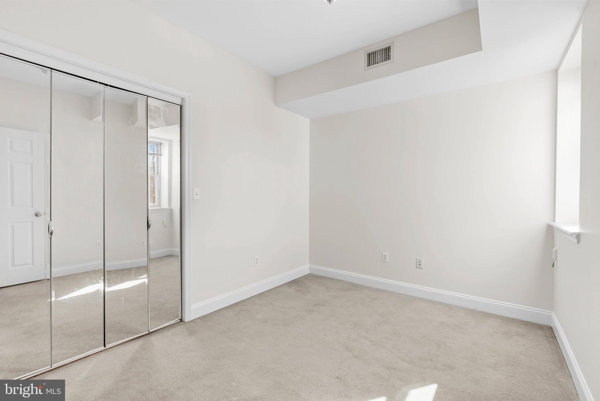 1712 W GIRARD AVENUE