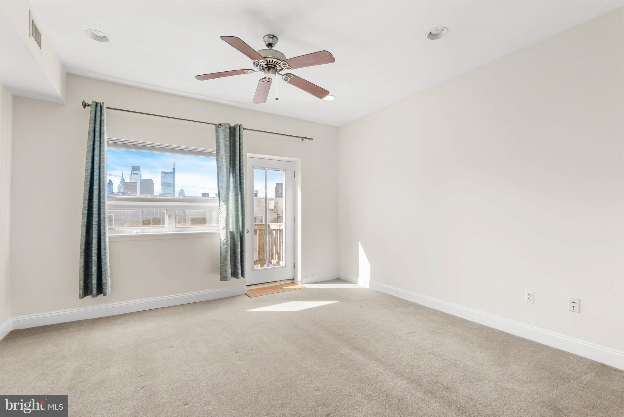 1712 W GIRARD AVENUE