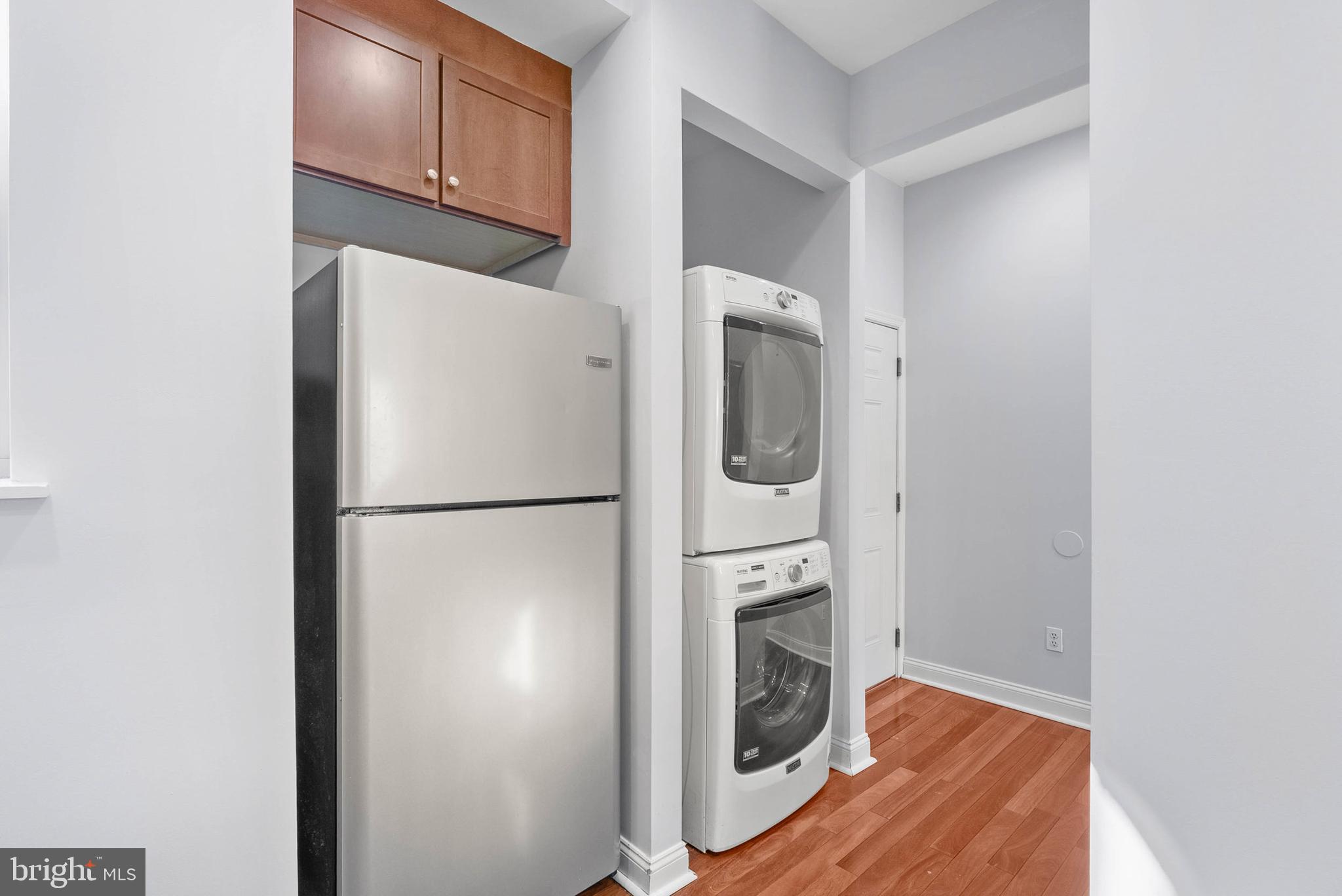 1712 W GIRARD AVENUE