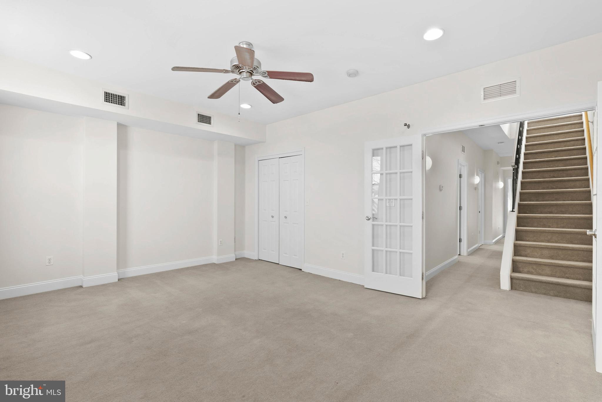 1712 W GIRARD AVENUE