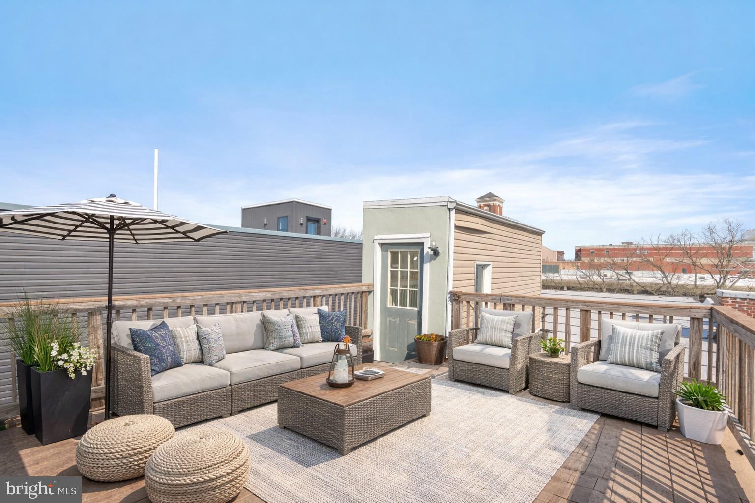 1712 W GIRARD AVENUE