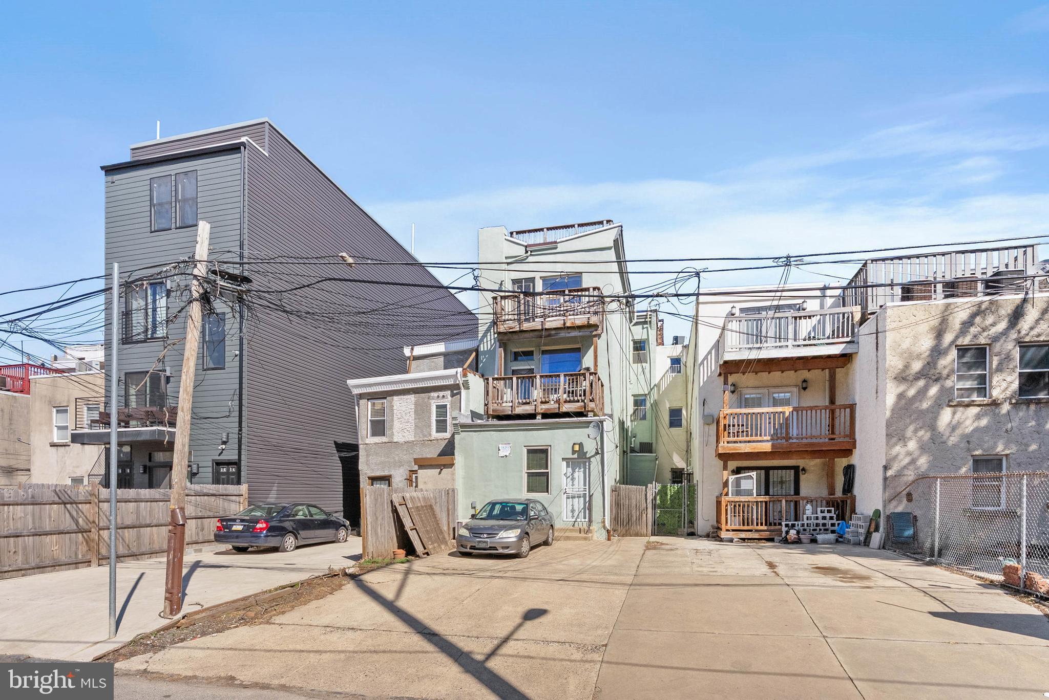 1712 W GIRARD AVENUE