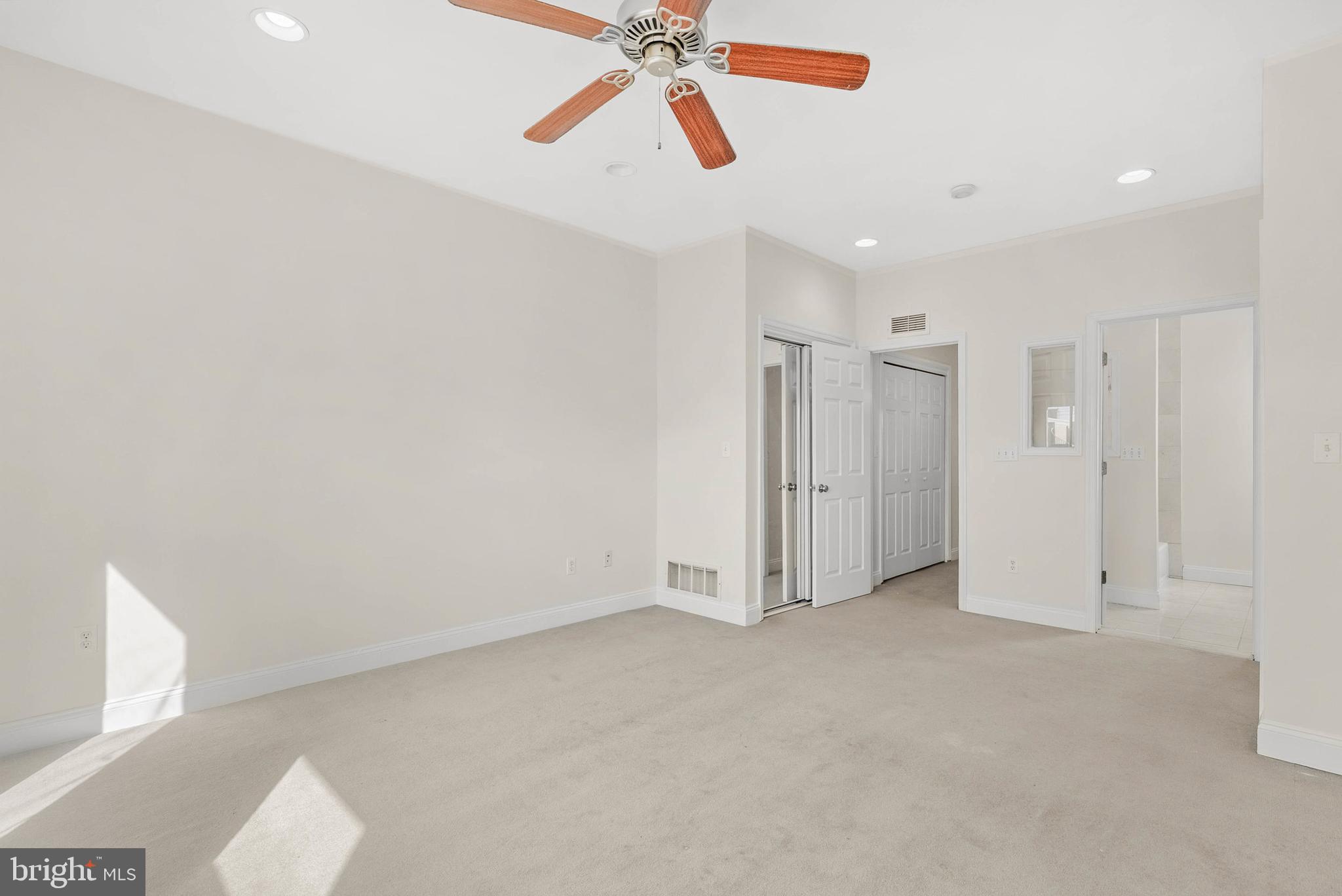 1712 W GIRARD AVENUE