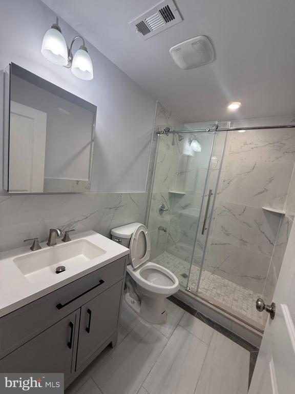 800 CALLOWHILL STREET 8 APT 1