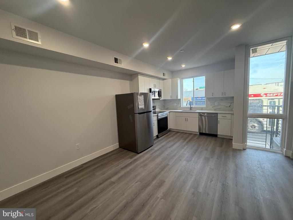 800 CALLOWHILL STREET 8 APT 1