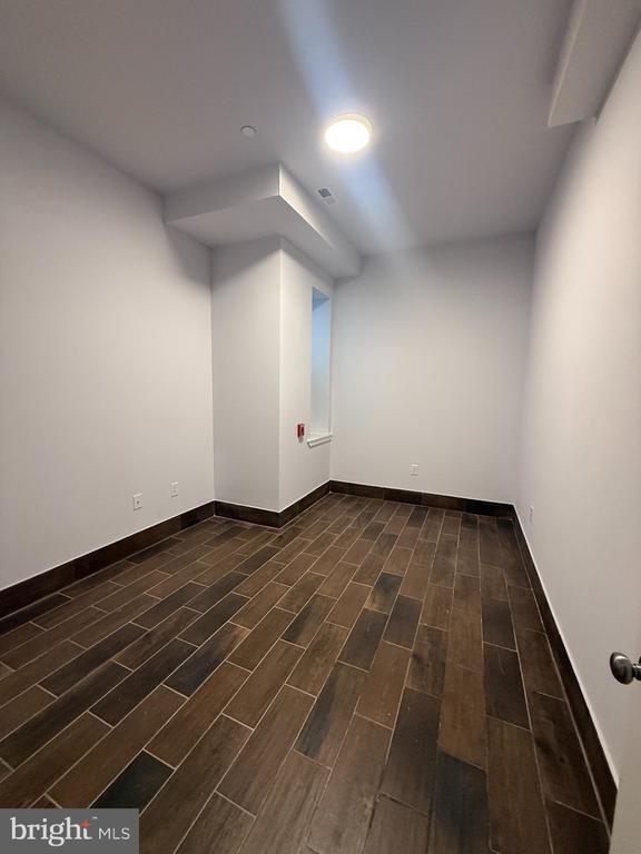 800 CALLOWHILL STREET 8 APT 1