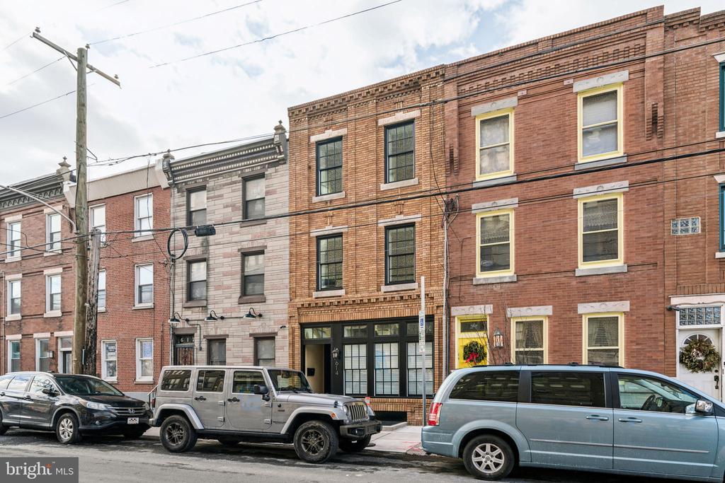 614 CARPENTER STREET