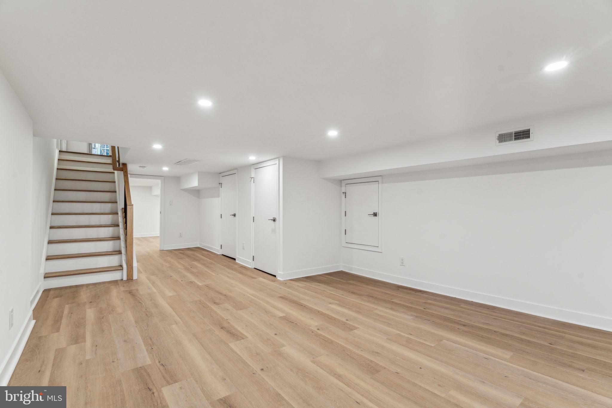 614 CARPENTER STREET