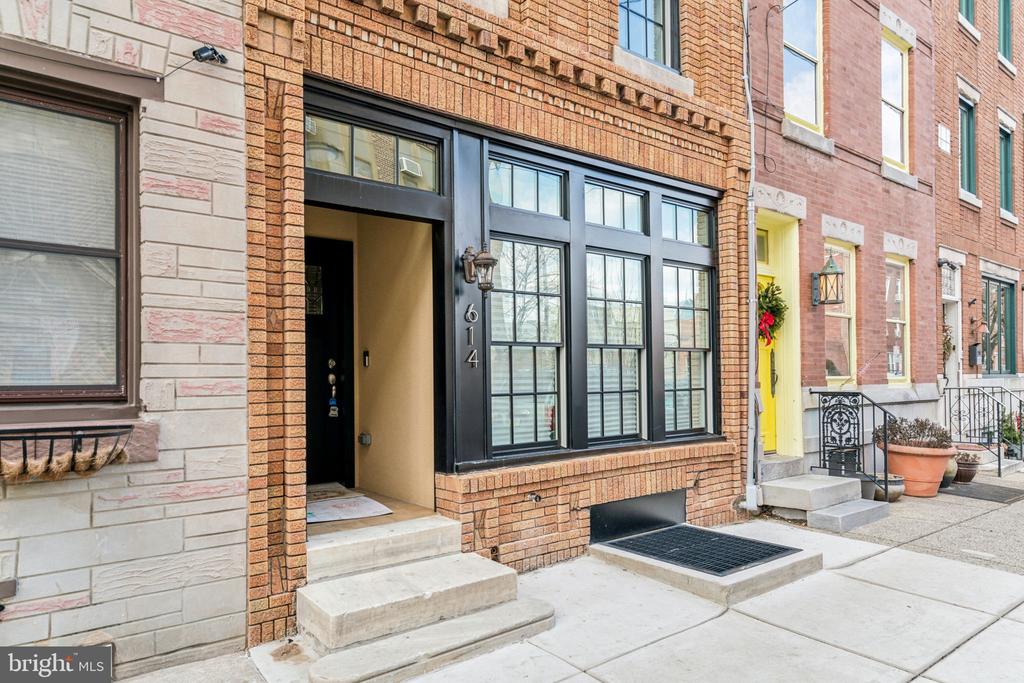 614 CARPENTER STREET