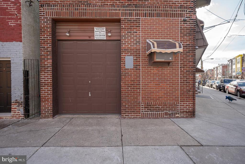 1515 E PASSYUNK AVENUE