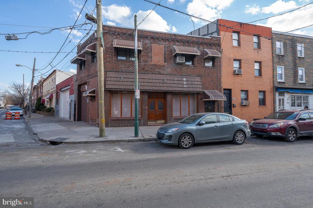 1515 E PASSYUNK AVENUE