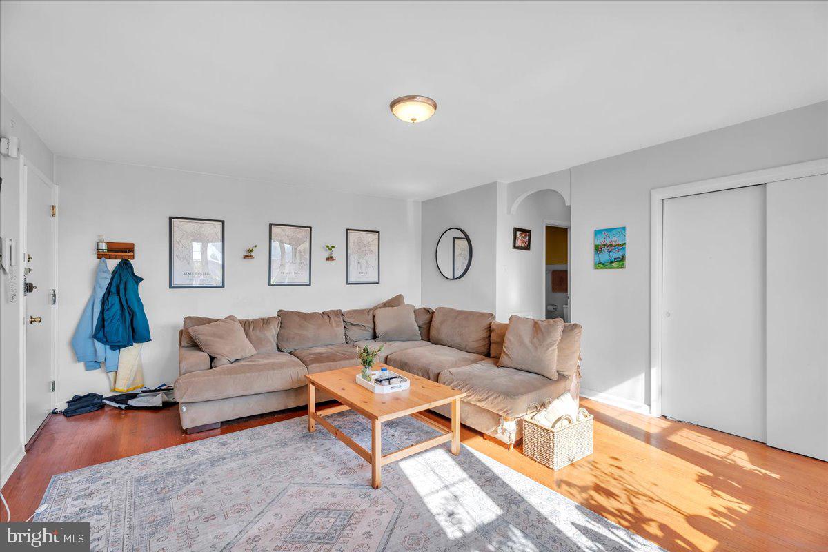2001 LOMBARD STREET 3