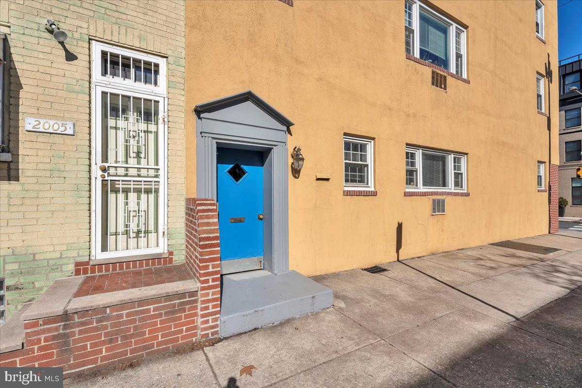 2001 LOMBARD STREET 3