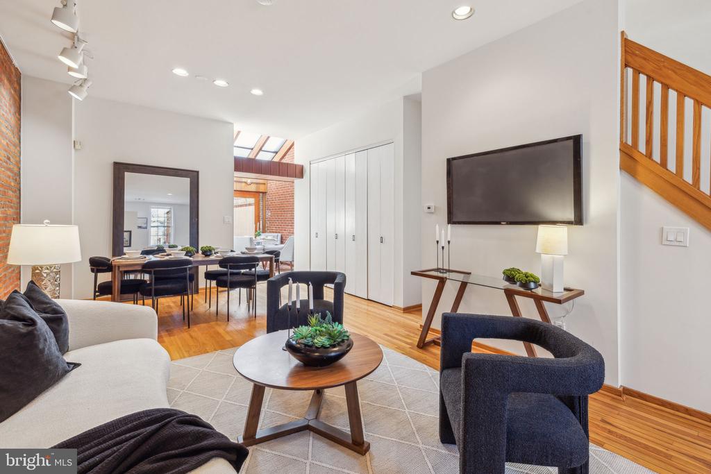 331 S 6TH STREET