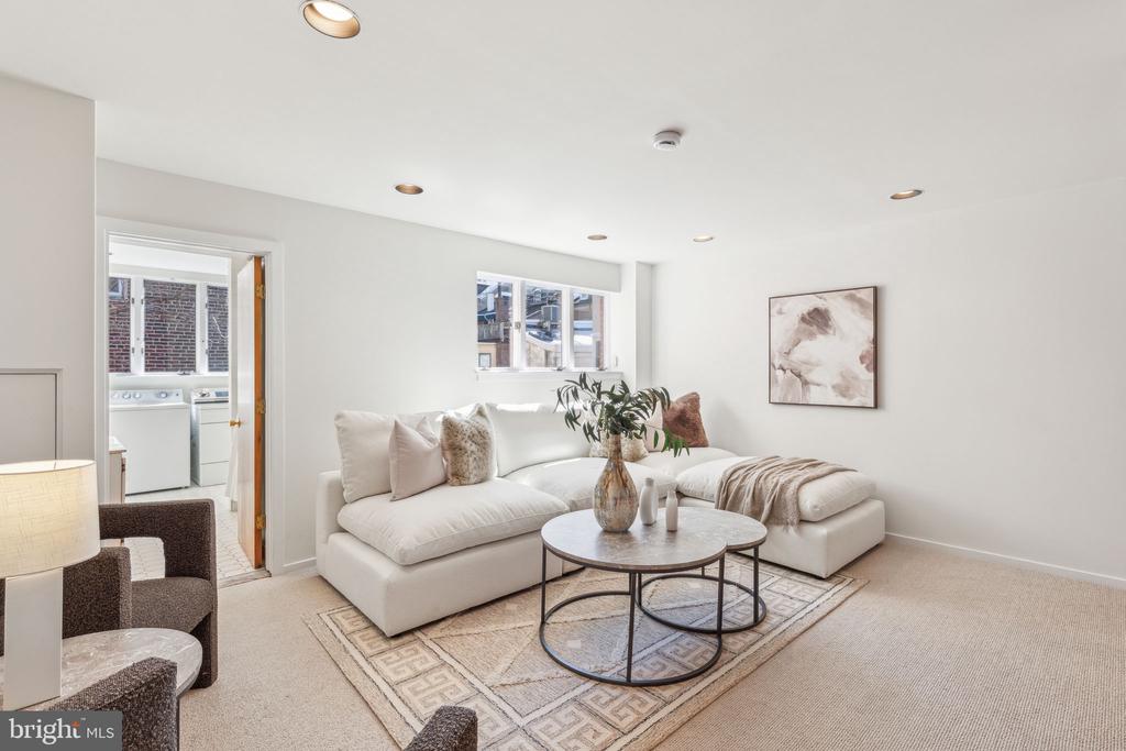 331 S 6TH STREET
