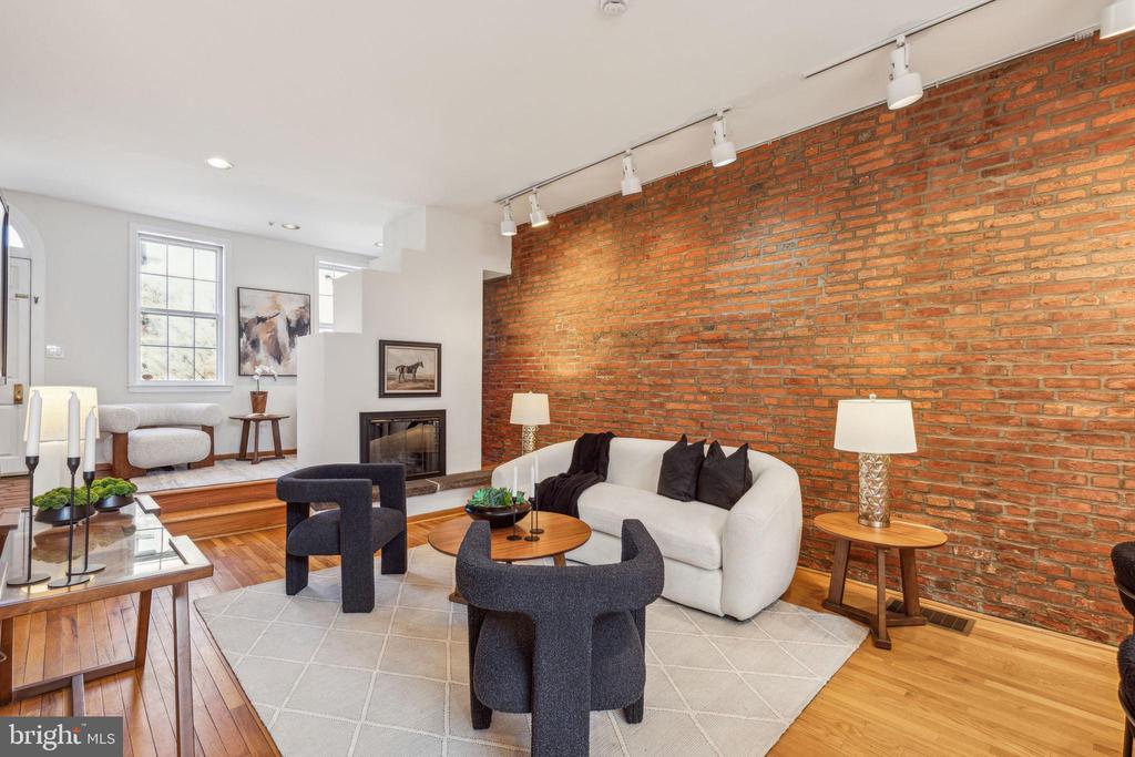 331 S 6TH STREET