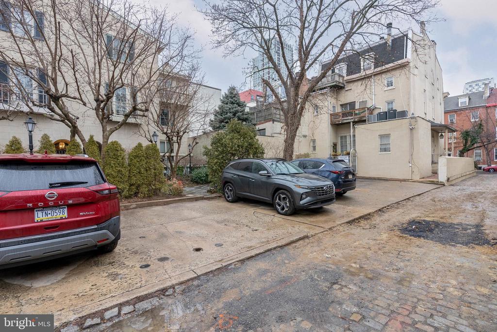 911 BONAPARTE COURT